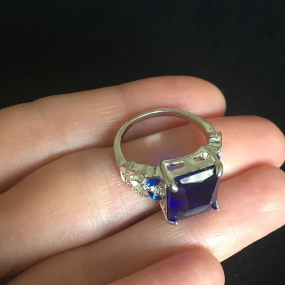 Dark Blue Stone Cocktail Ring - Picture 7 of 9